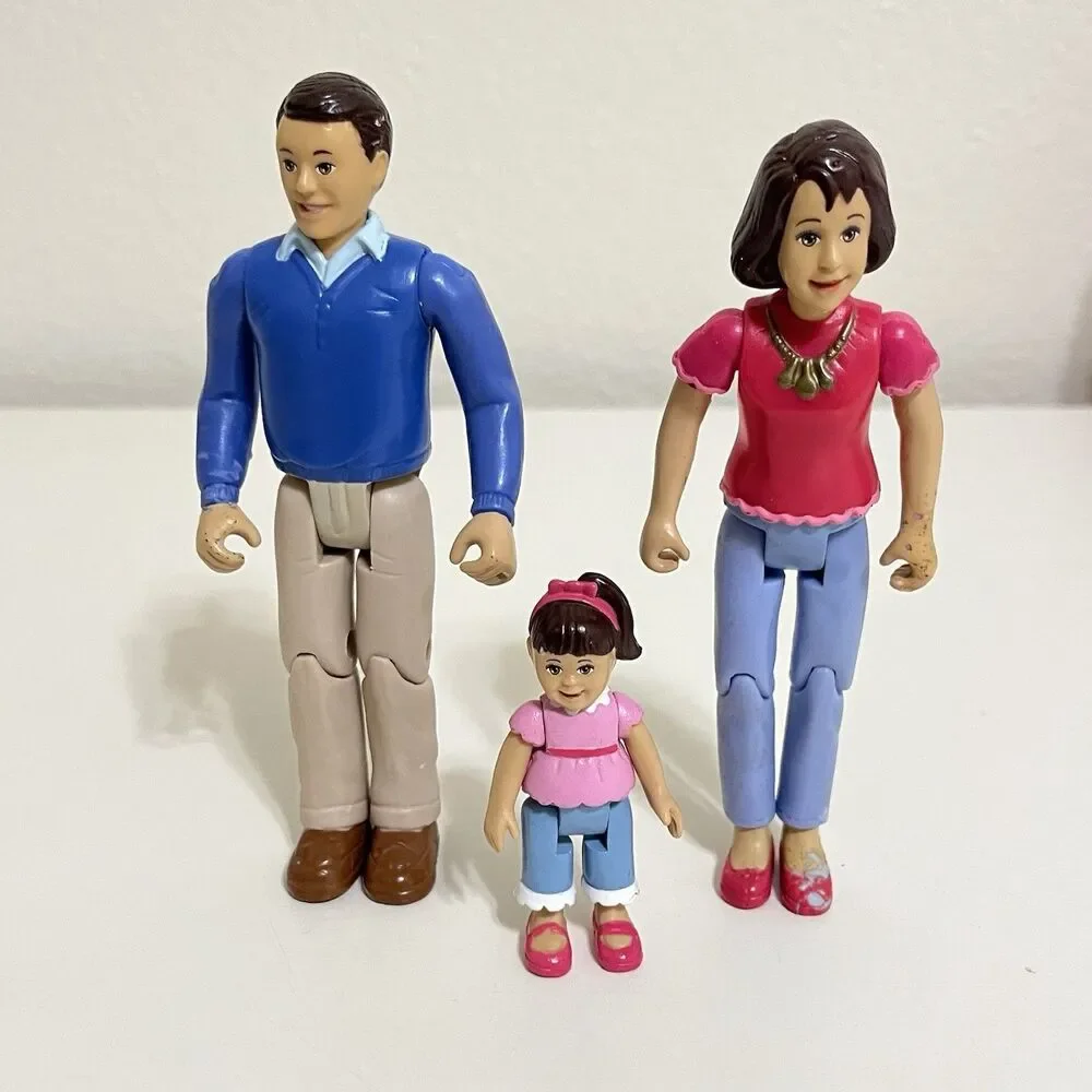 Toys R Us You & Me Happy Together Doll Figures and Dollhouse Furniture Lot FLAWS